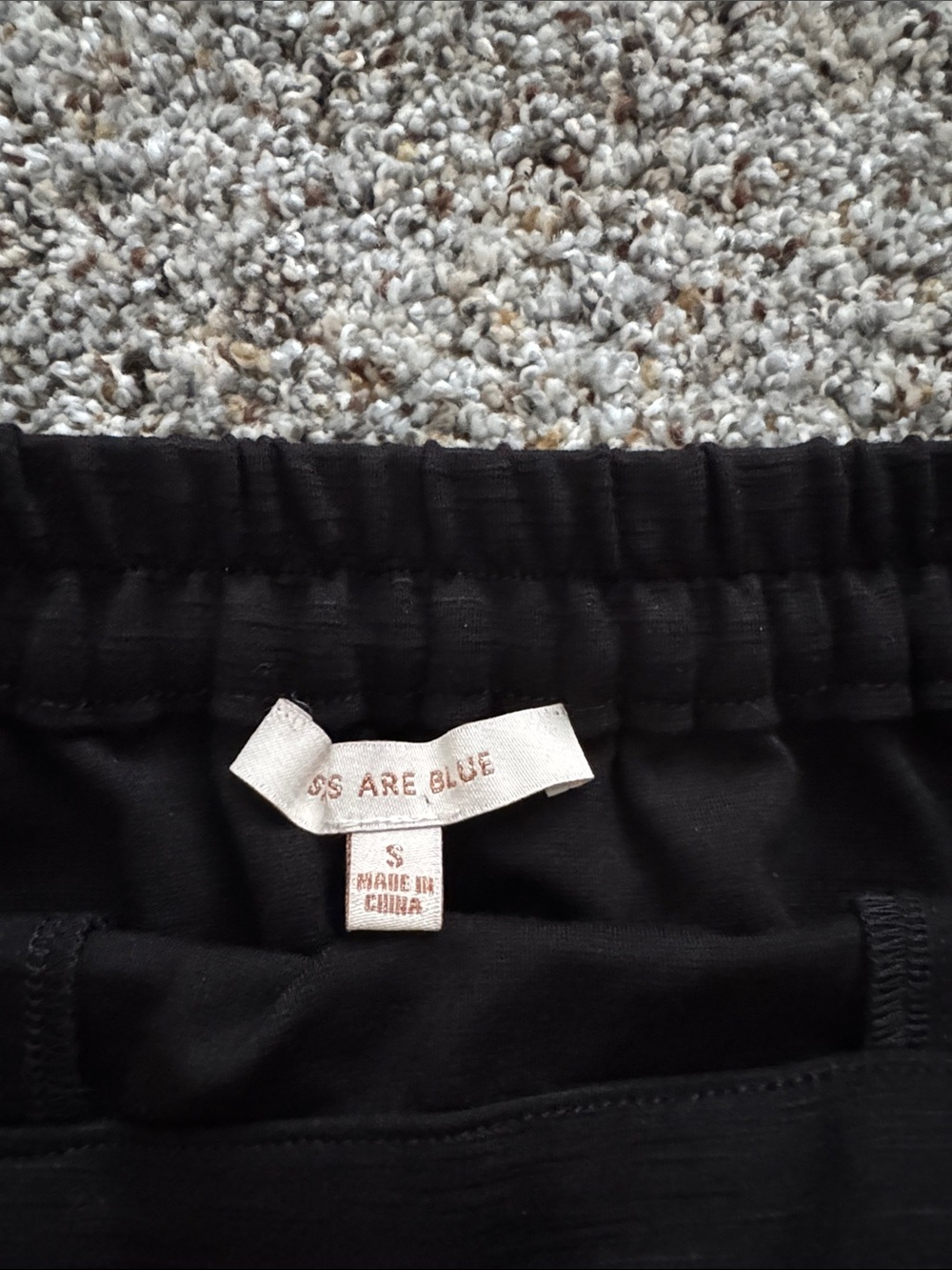 Black Scallop Hem Women's Skirt - Picture 2 of 5